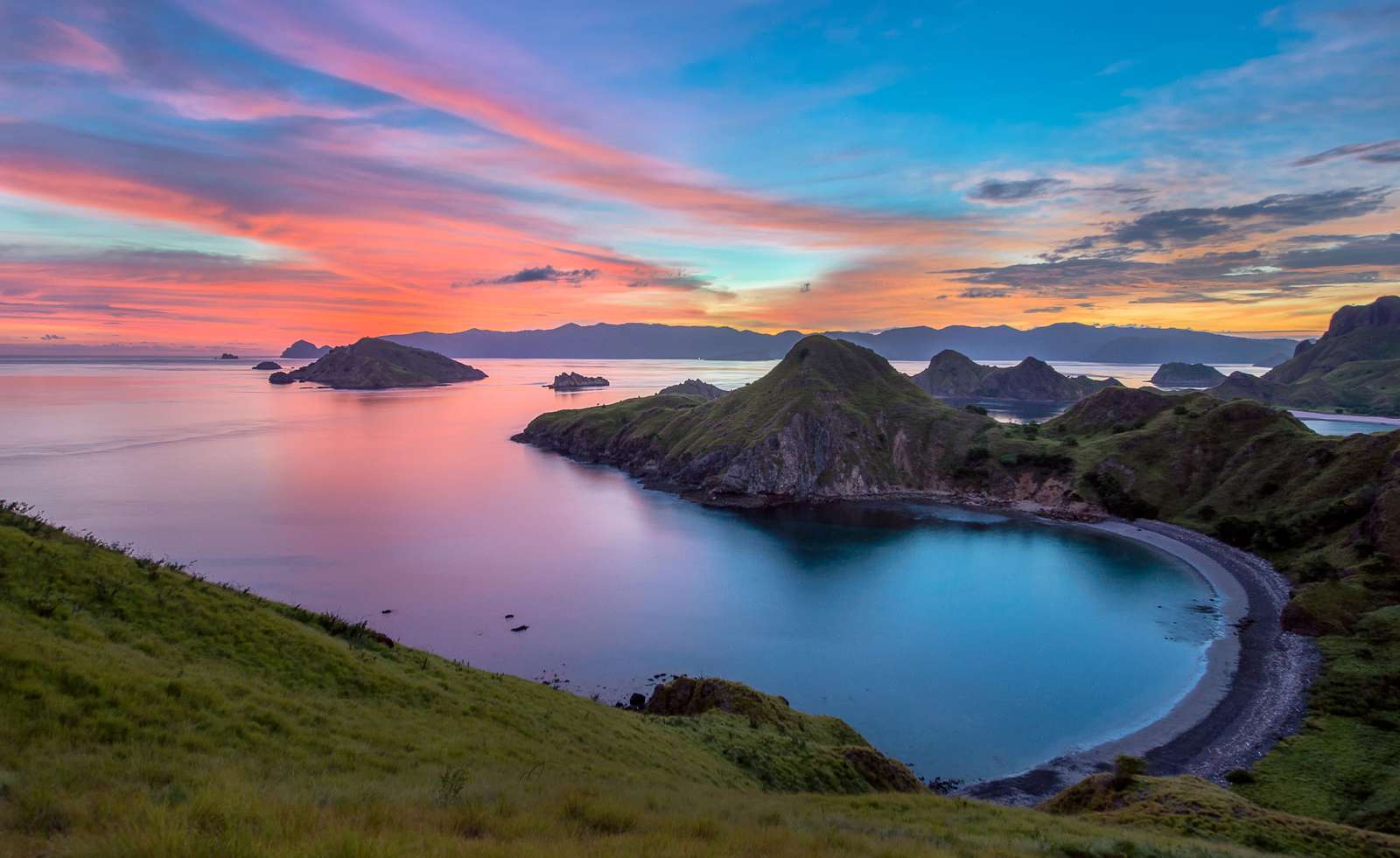 ηλιοβασίλεμα στην Ινδονησία παζλ online