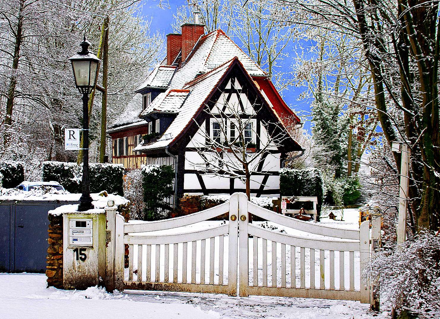 Un vieux moulin en manteau d'hiver puzzle en ligne