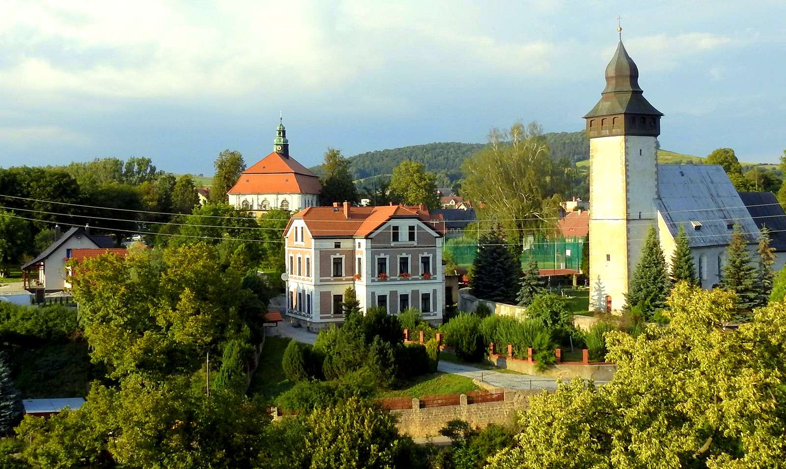 Pittoresk Neder-Silezië – het dorp Siedlęcin (Polen) online puzzel