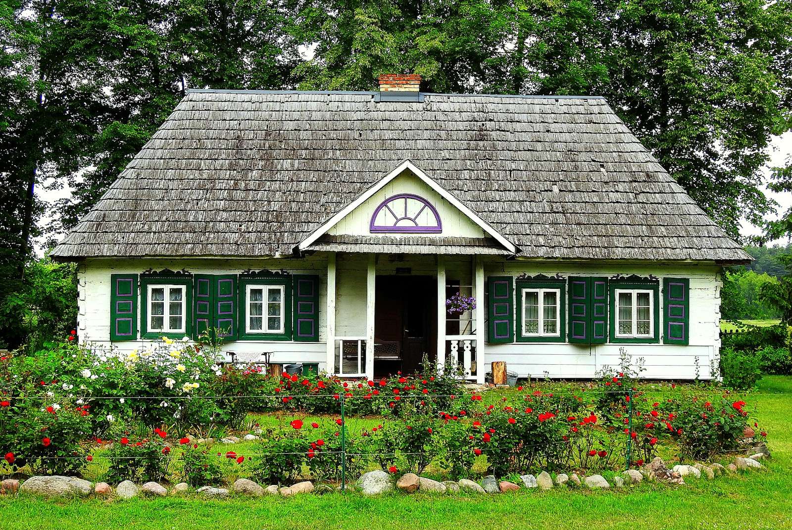 Le manoir de Siedlce a déménagé dans le village de Nowa Sucha puzzle en ligne
