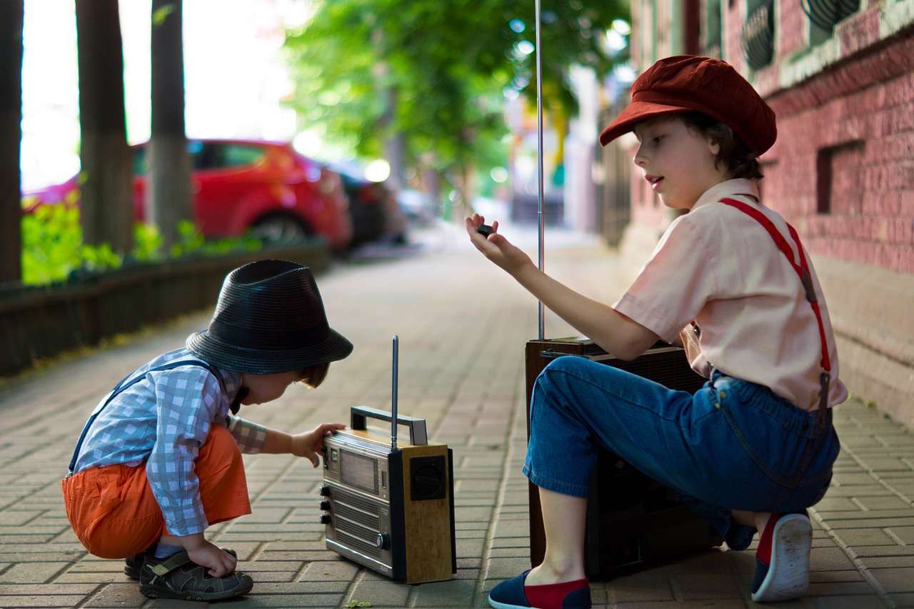 Les garçons avec la radio puzzle en ligne