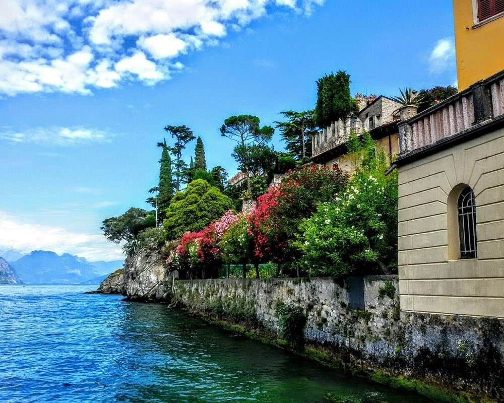 Σπίτι στη λίμνη Garda παζλ online