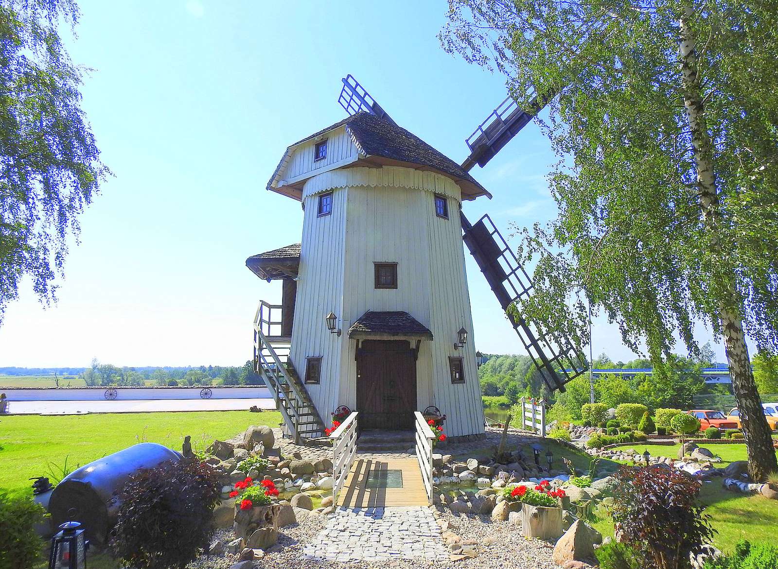 Moulin à vent hollandais à Brok (Pologne) puzzle en ligne