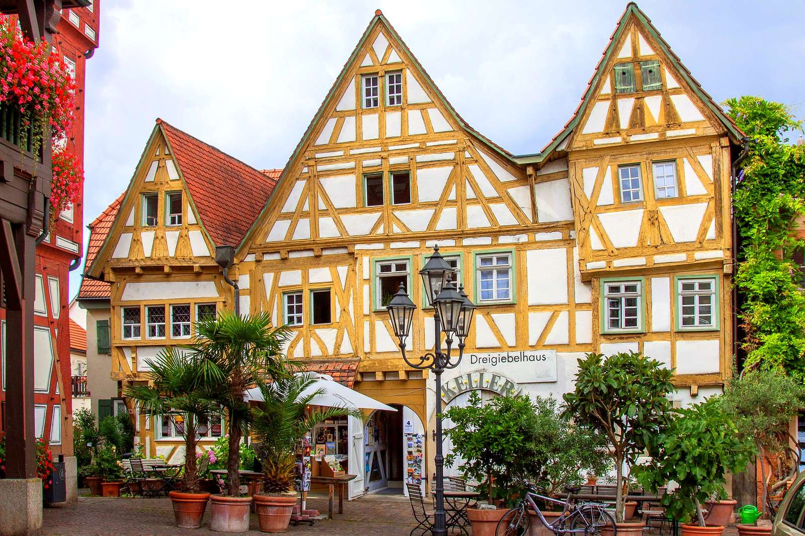 Красивый винный город Безигхайм в Германии пазл онлайн