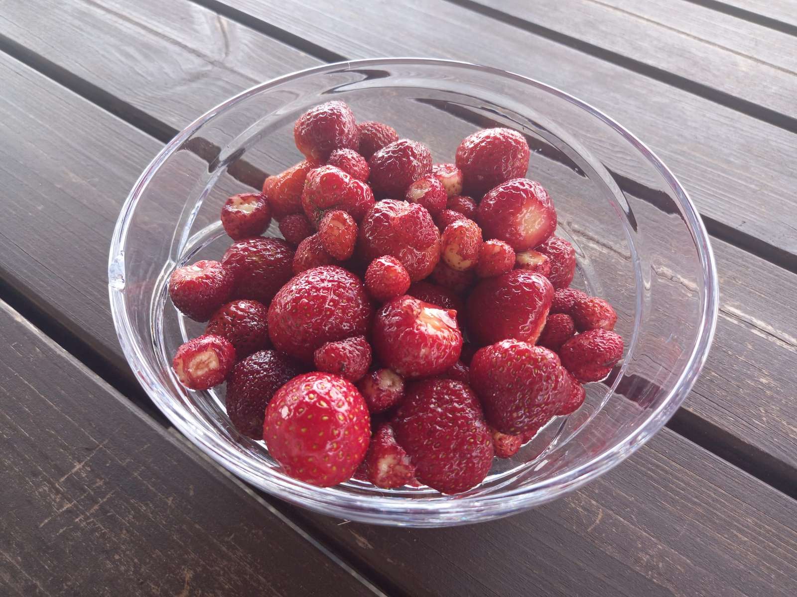 Erdbeeren in einer Glasschüssel Puzzlespiel online