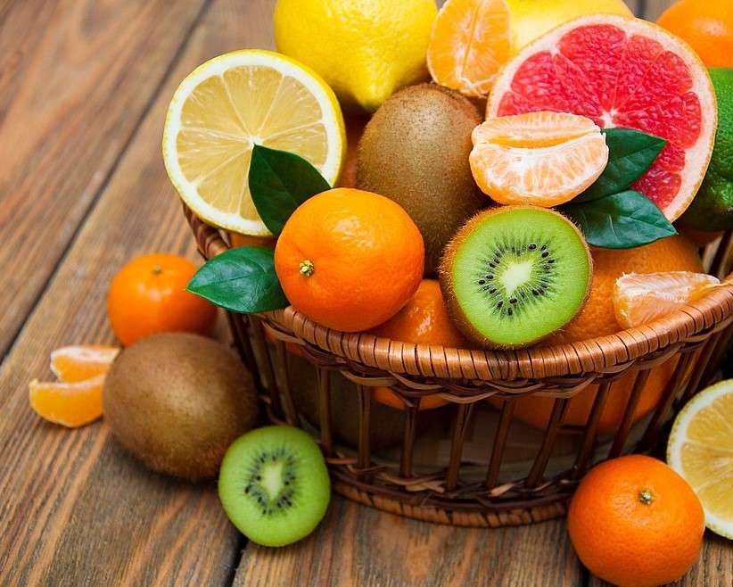 Здравословни плодове в кошницата онлайн пъзел