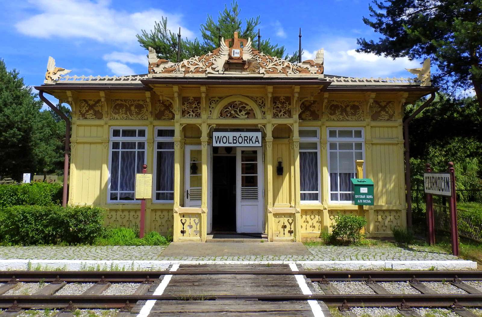 Σιδηροδρομικός σταθμός Wolbórka στην Πολωνία online παζλ