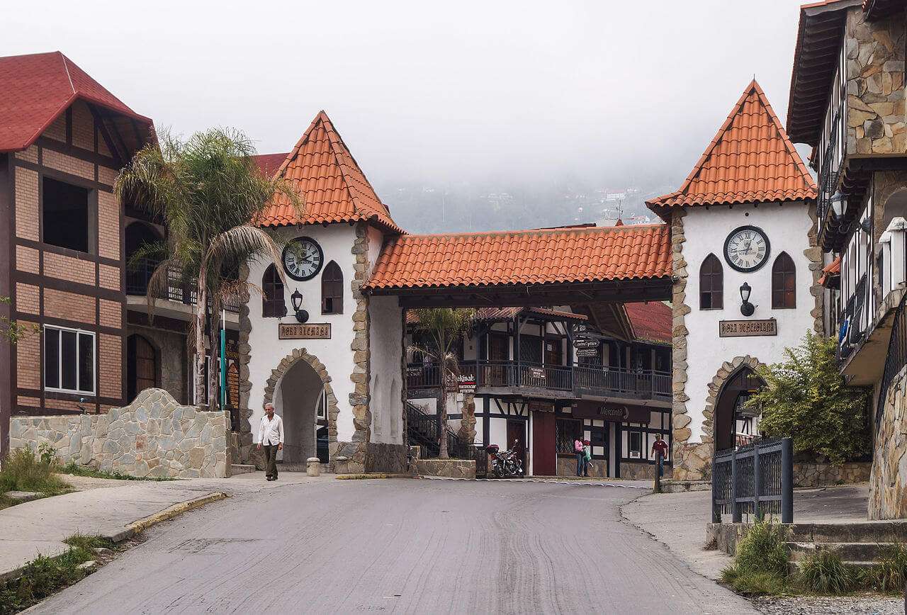 Entrada a la Colonia Tovar - Venezuela rompecabezas en línea