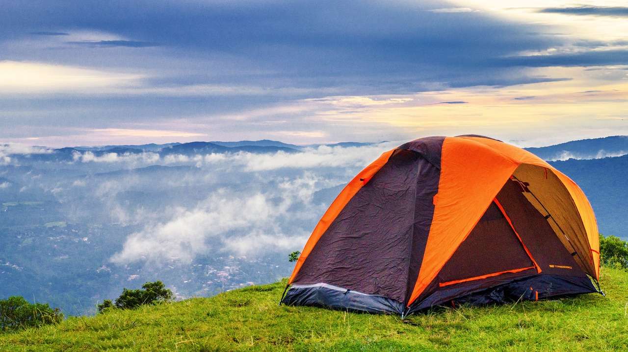 Camping, läger, äventyr pussel på nätet