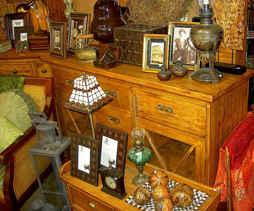 "Colonial" antiques from the 19th century jigsaw puzzle online