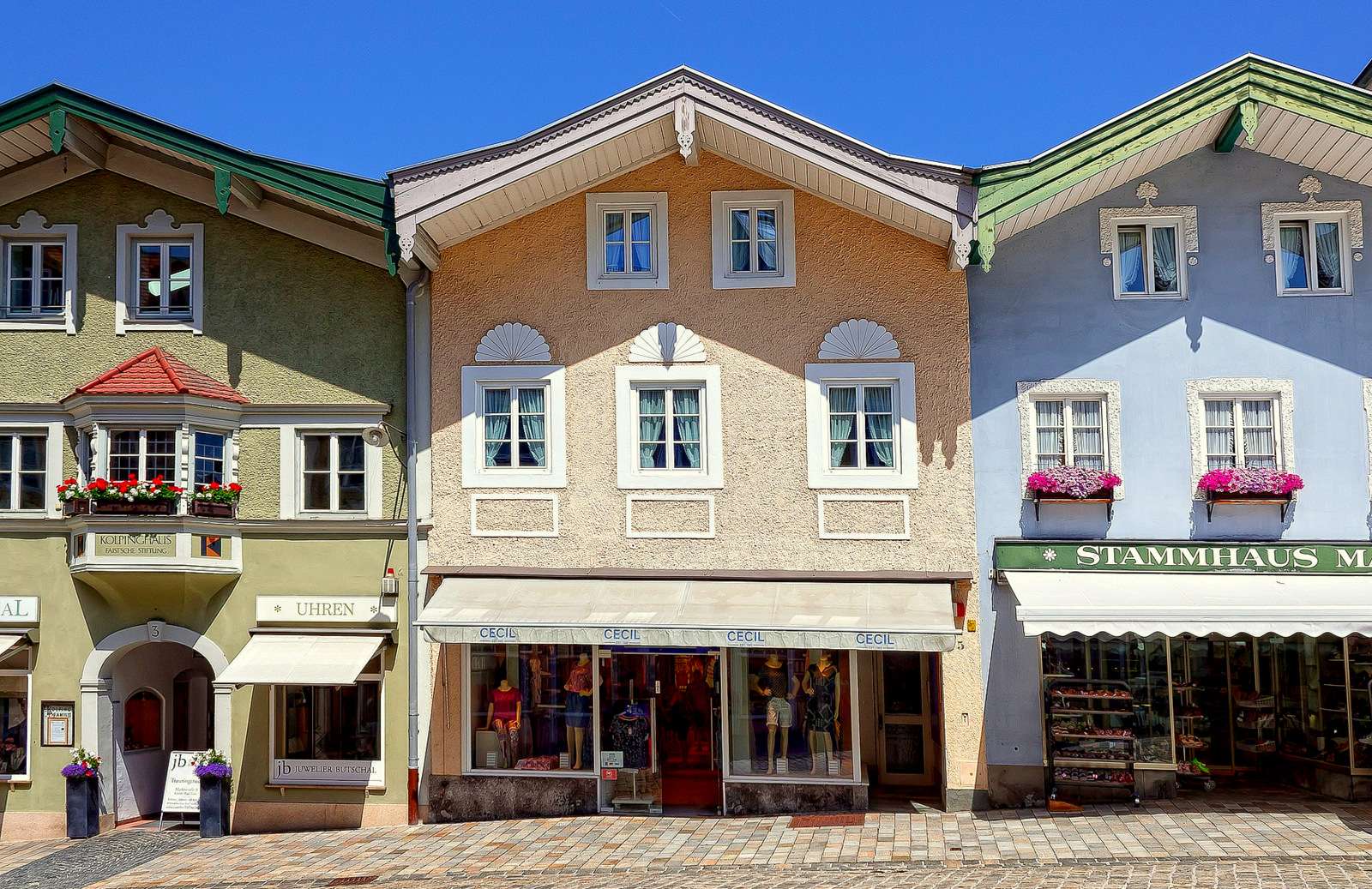 Tenement houses with shops in the town of Bad Tölz jigsaw puzzle online
