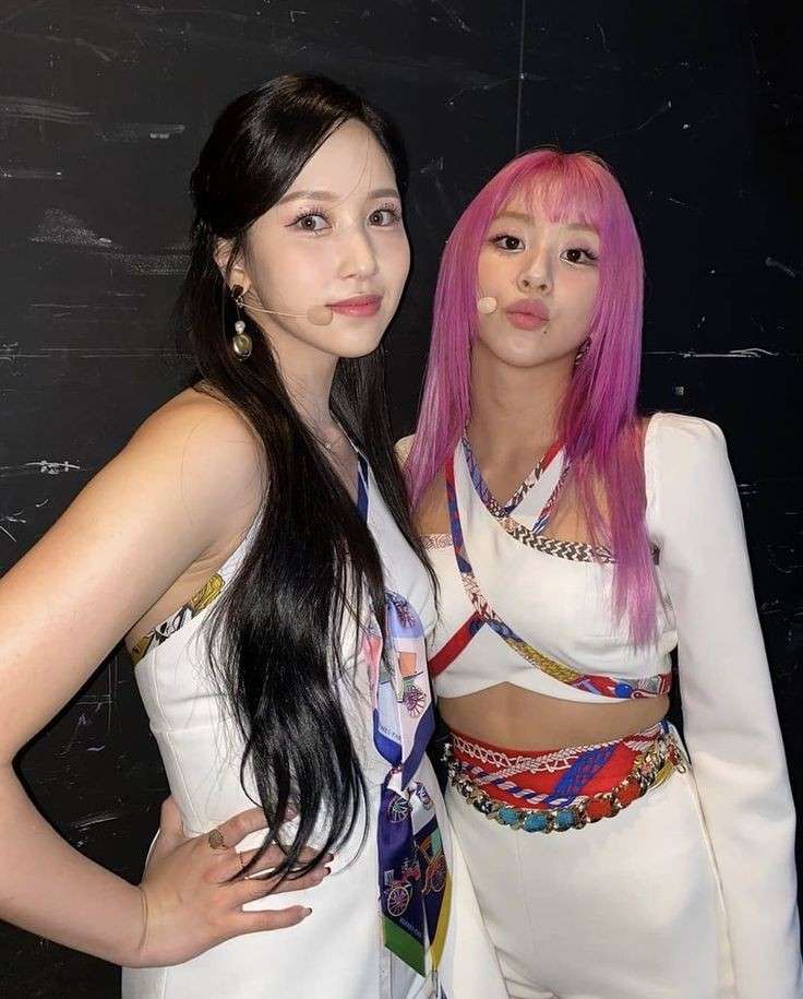 Mina and Chaeyoung - Δύο φορές Michaeleng παζλ online