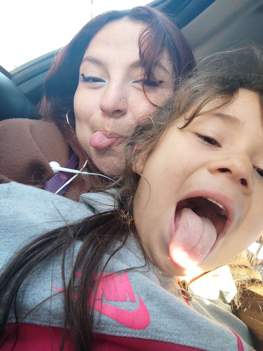 Emilia y su tía Ana Sol rompecabezas en línea