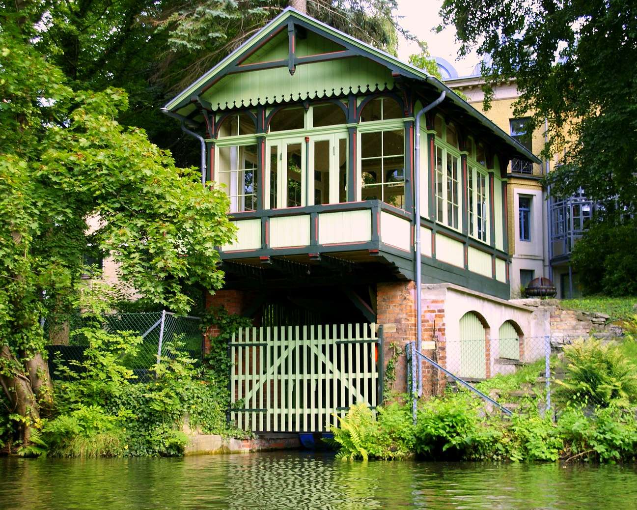 Summer Pavilion on the River Oker (Brunswick) online puzzle