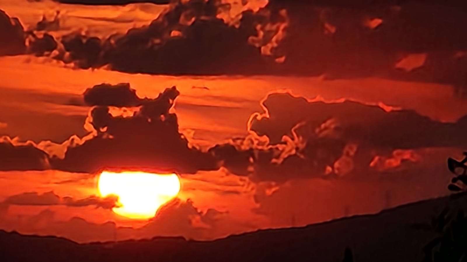 Sonnenuntergang mit Wolken Online-Puzzle