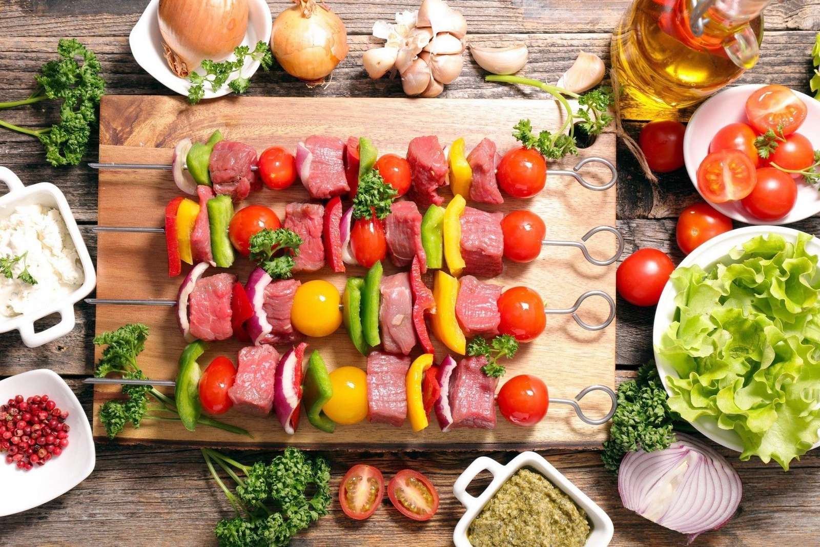 Kebabs de carne e legumes quebra-cabeças online