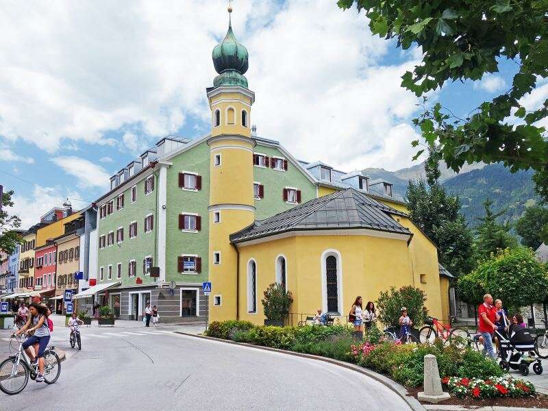 Lienz St. Antoniuskirche Tirol Rakousko online puzzle