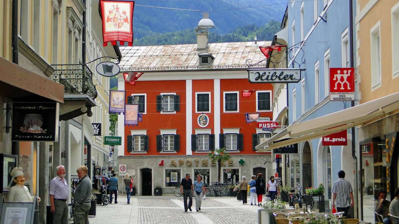 Praça da cidade de Lienz Tirol Áustria puzzle online