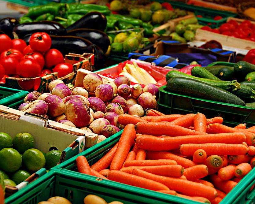 Продажба на плодове и зеленчуци онлайн пъзел