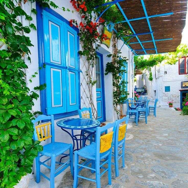 Calle blanca y azul en Grecia rompecabezas en línea