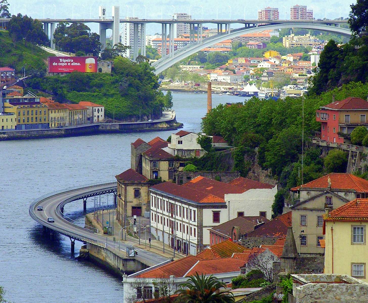 Panorama över Porto med utsikt över bron da Arrábida pussel på nätet