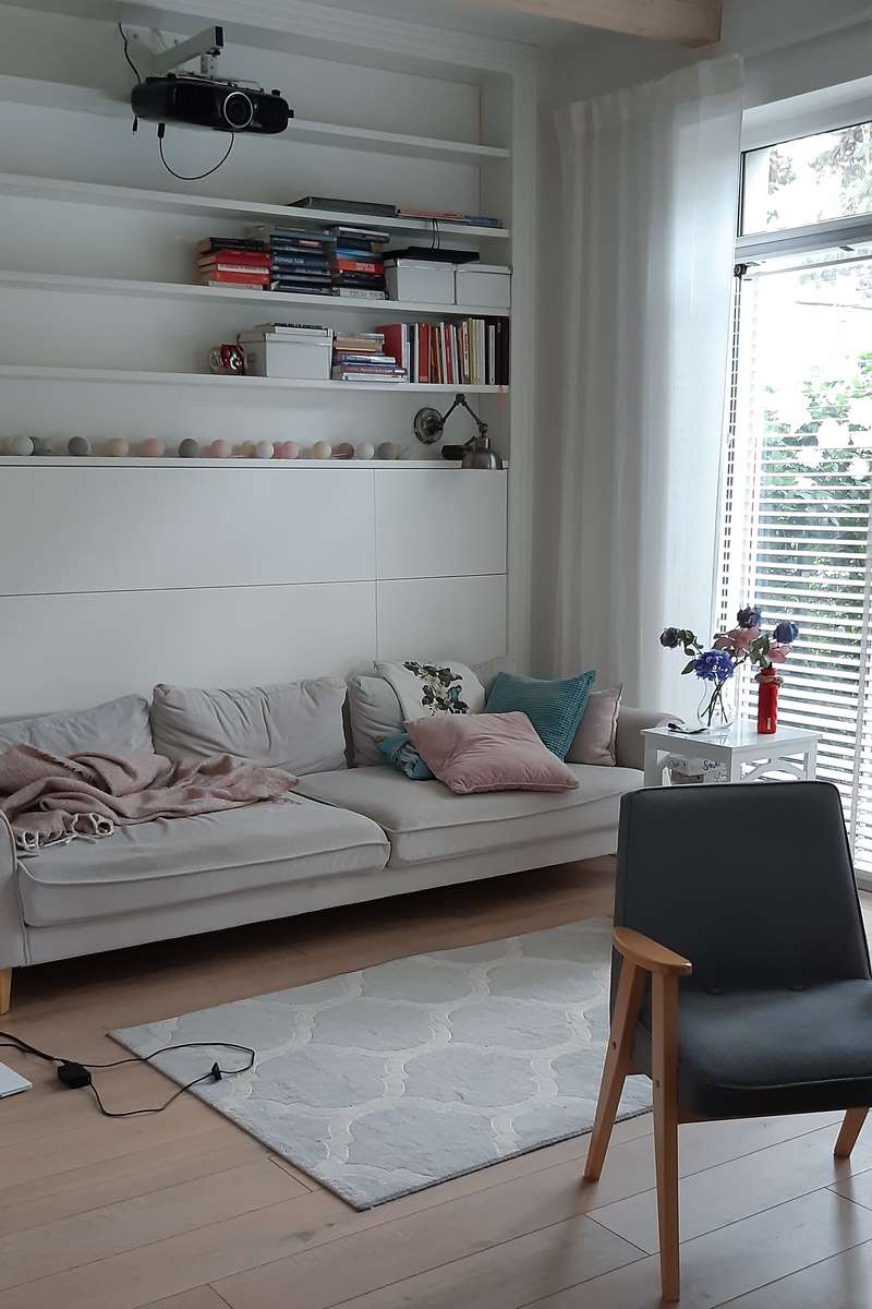 Wohnzimmereinrichtung mit Sofa Online-Puzzle