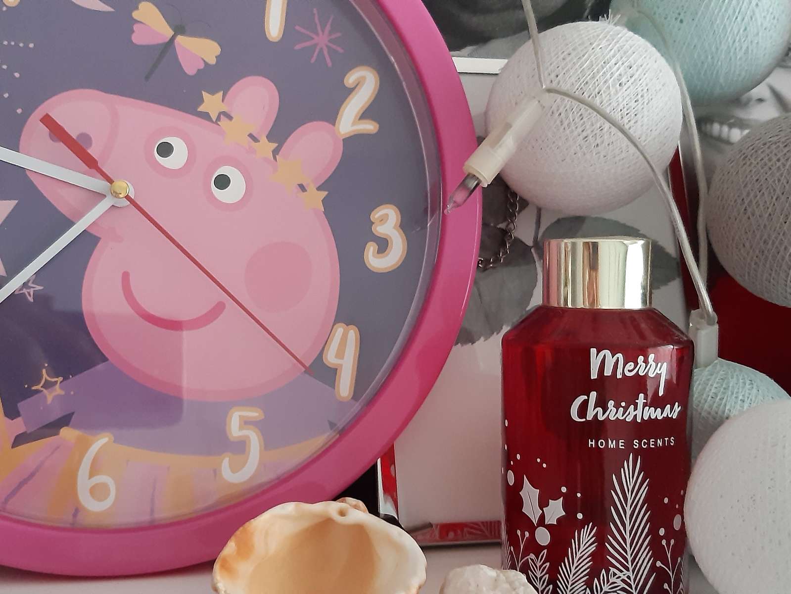 relógio com um porco de perfume puzzle online