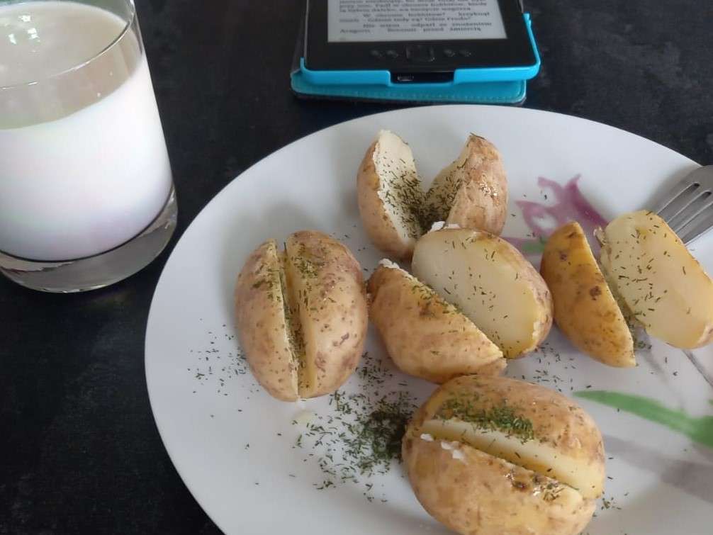 картофель на тарелке онлайн-пазл