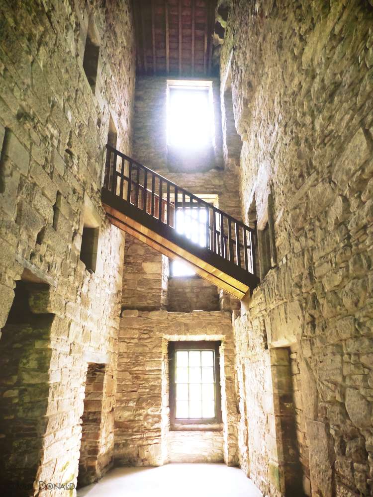 În interiorul castelului Huntingtower jigsaw puzzle online