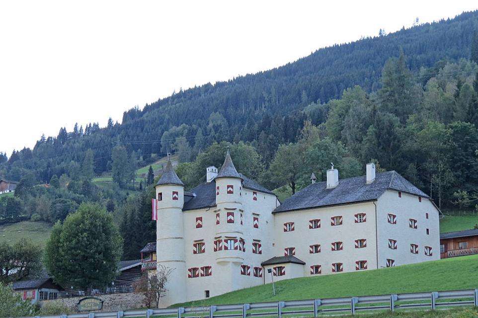 Castle Salzburger Land Austria online puzzle