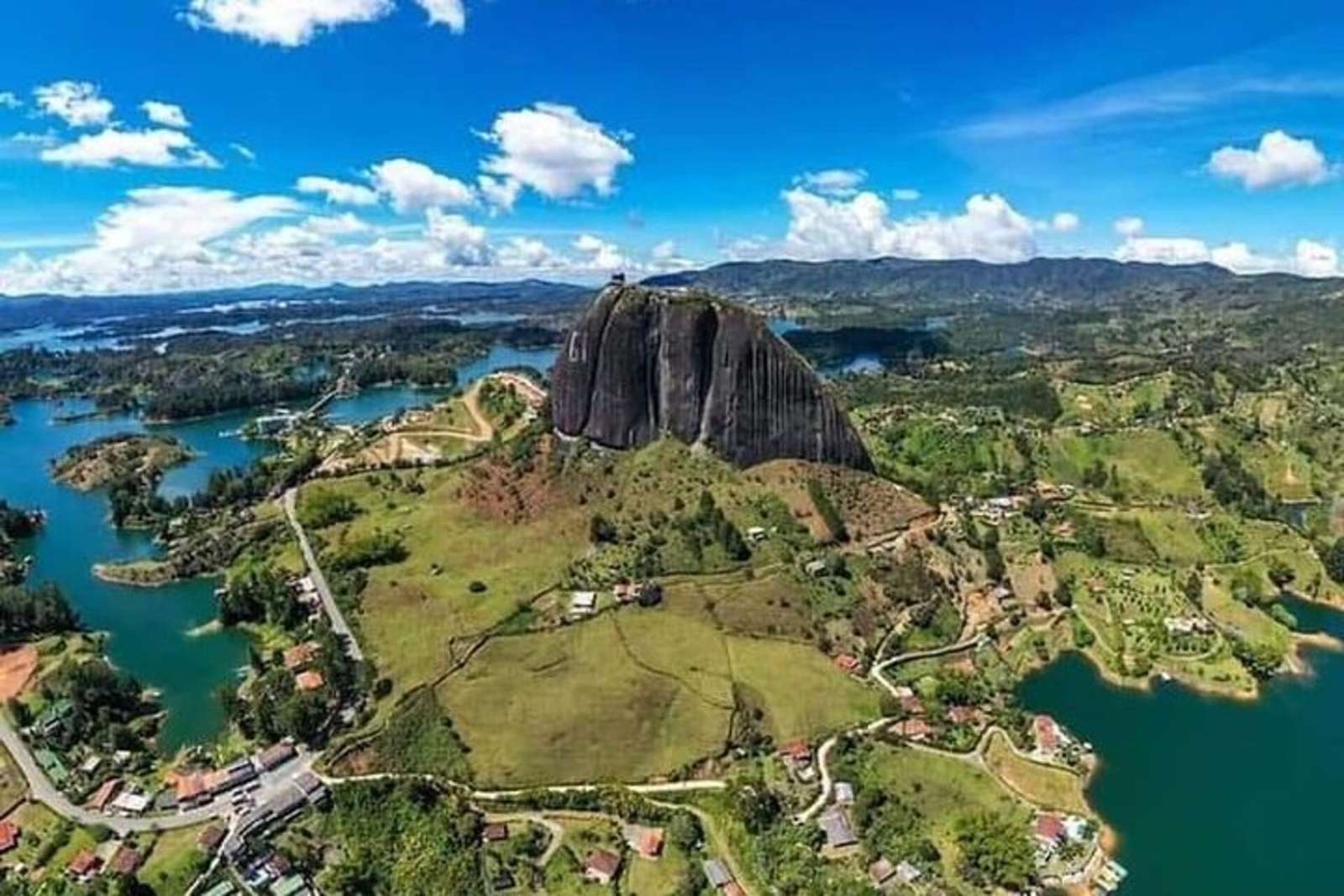 Guatape. online puzzle