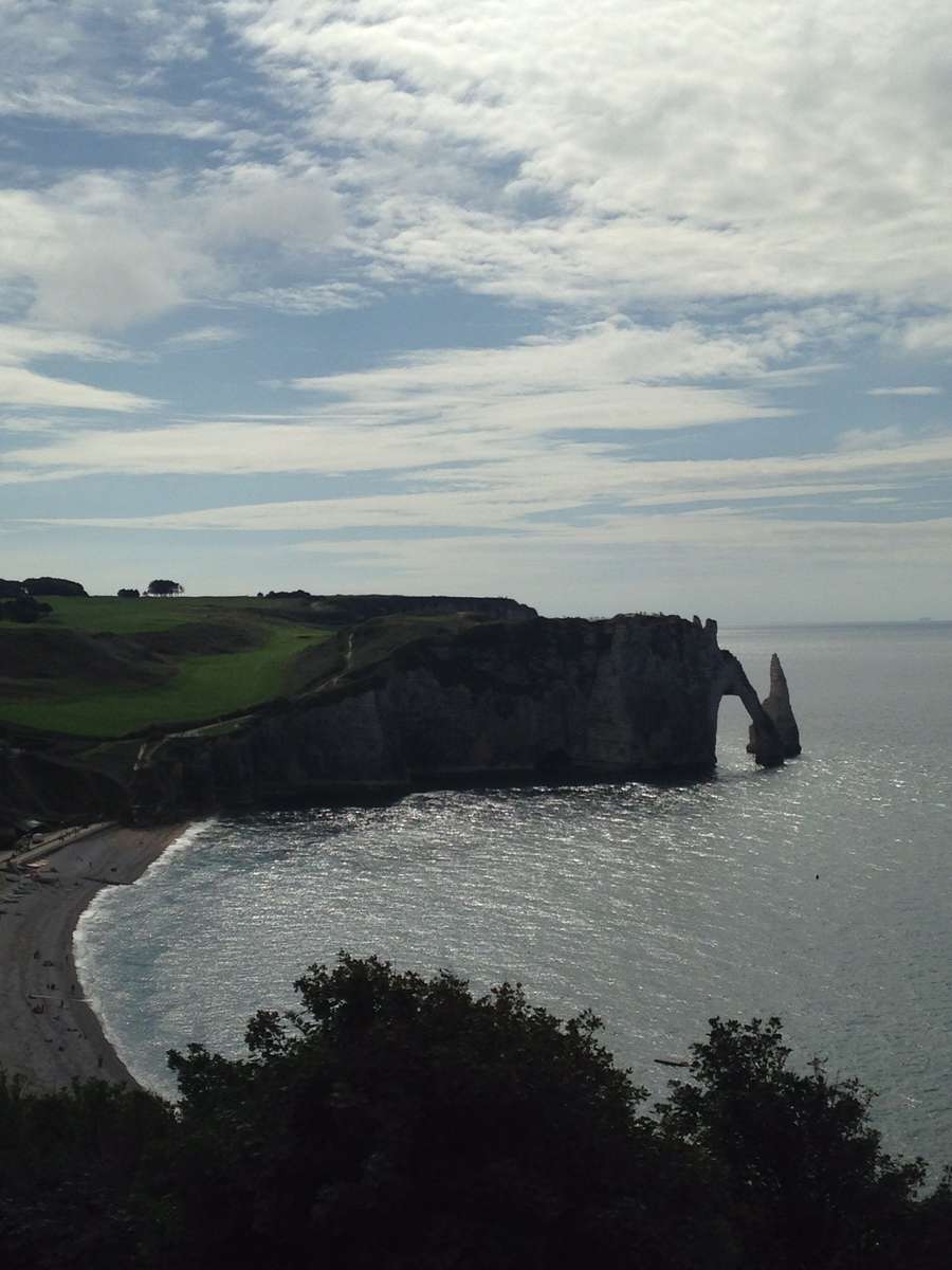 Etretat in der Normandie Puzzlespiel online