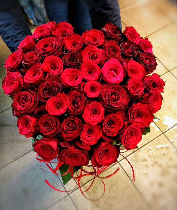 Μπουκέτο κόκκινα τριαντάφυλλα online παζλ
