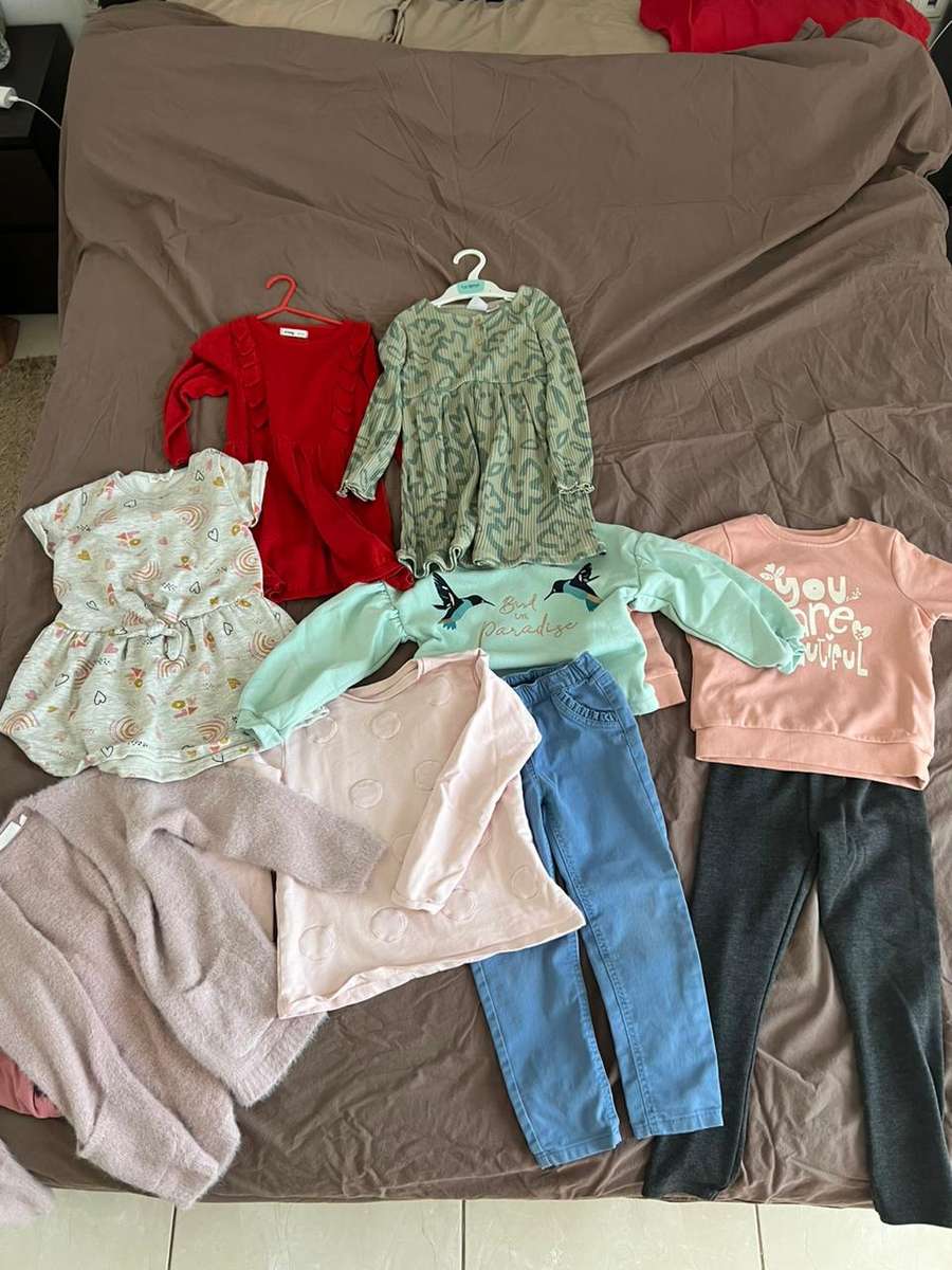 цветни бебешки дрехи онлайн пъзел