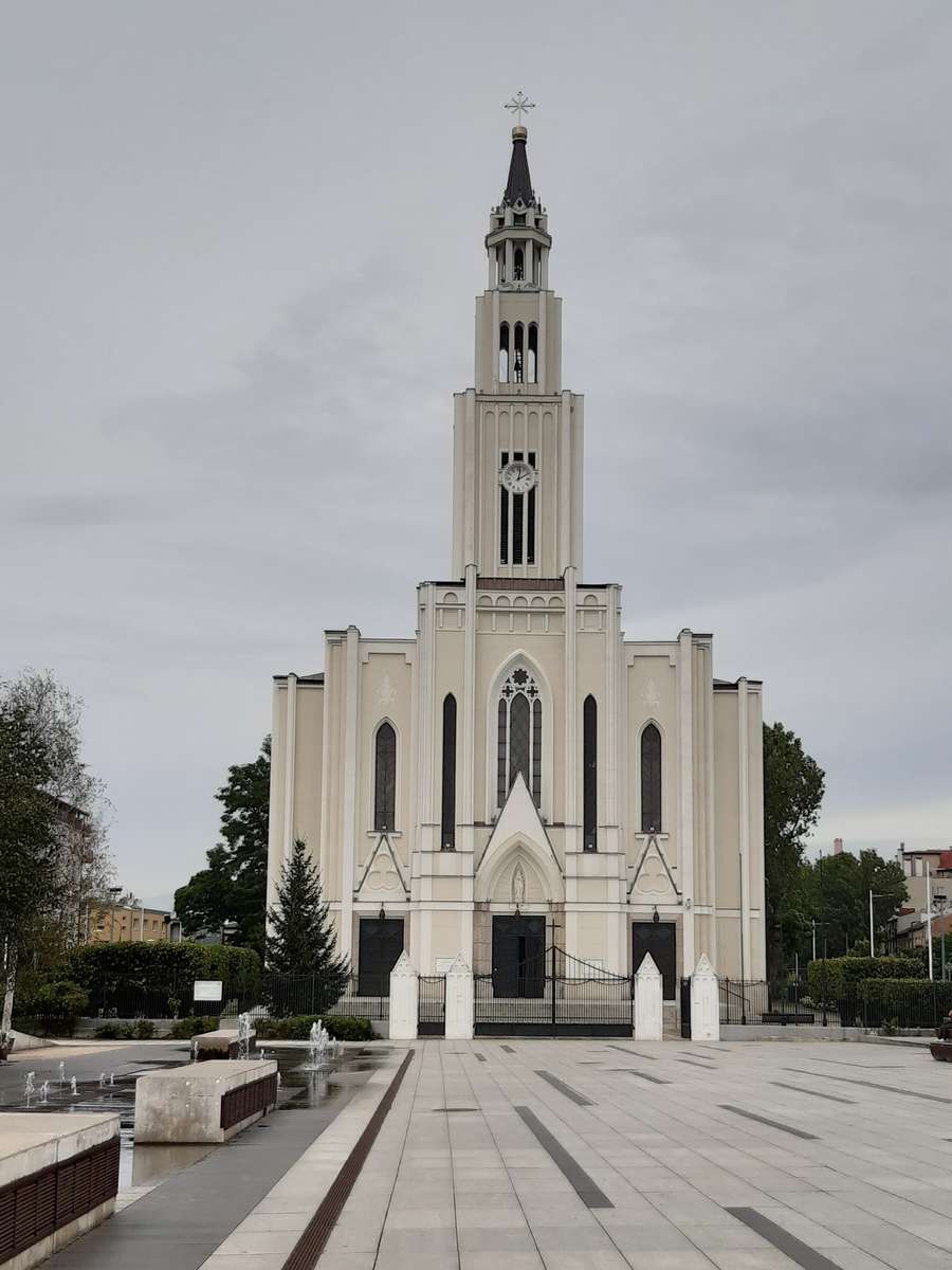 Iglesia de la calle Szembeka rompecabezas en línea