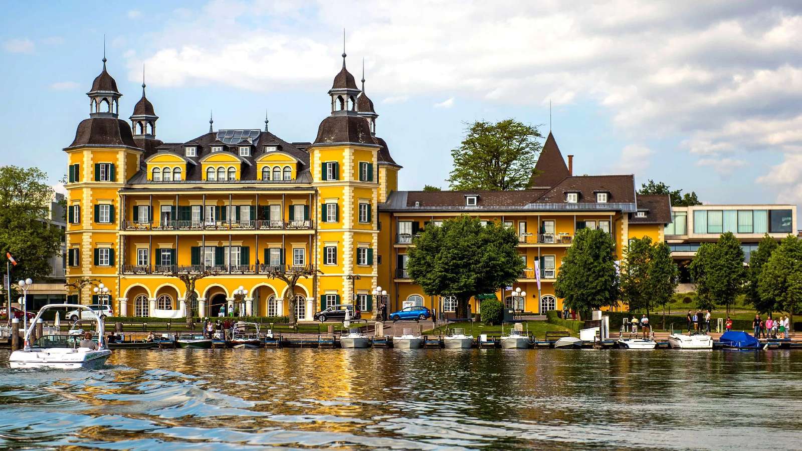 Velden Schlosshotel Carintia Austria jigsaw puzzle online