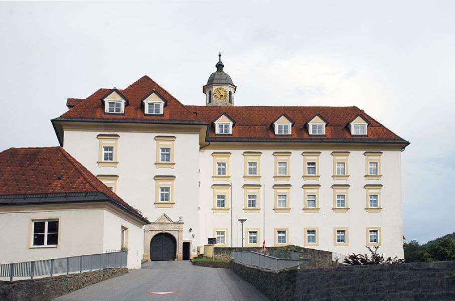 Замок Шванберг Штирія Австрія пазл онлайн