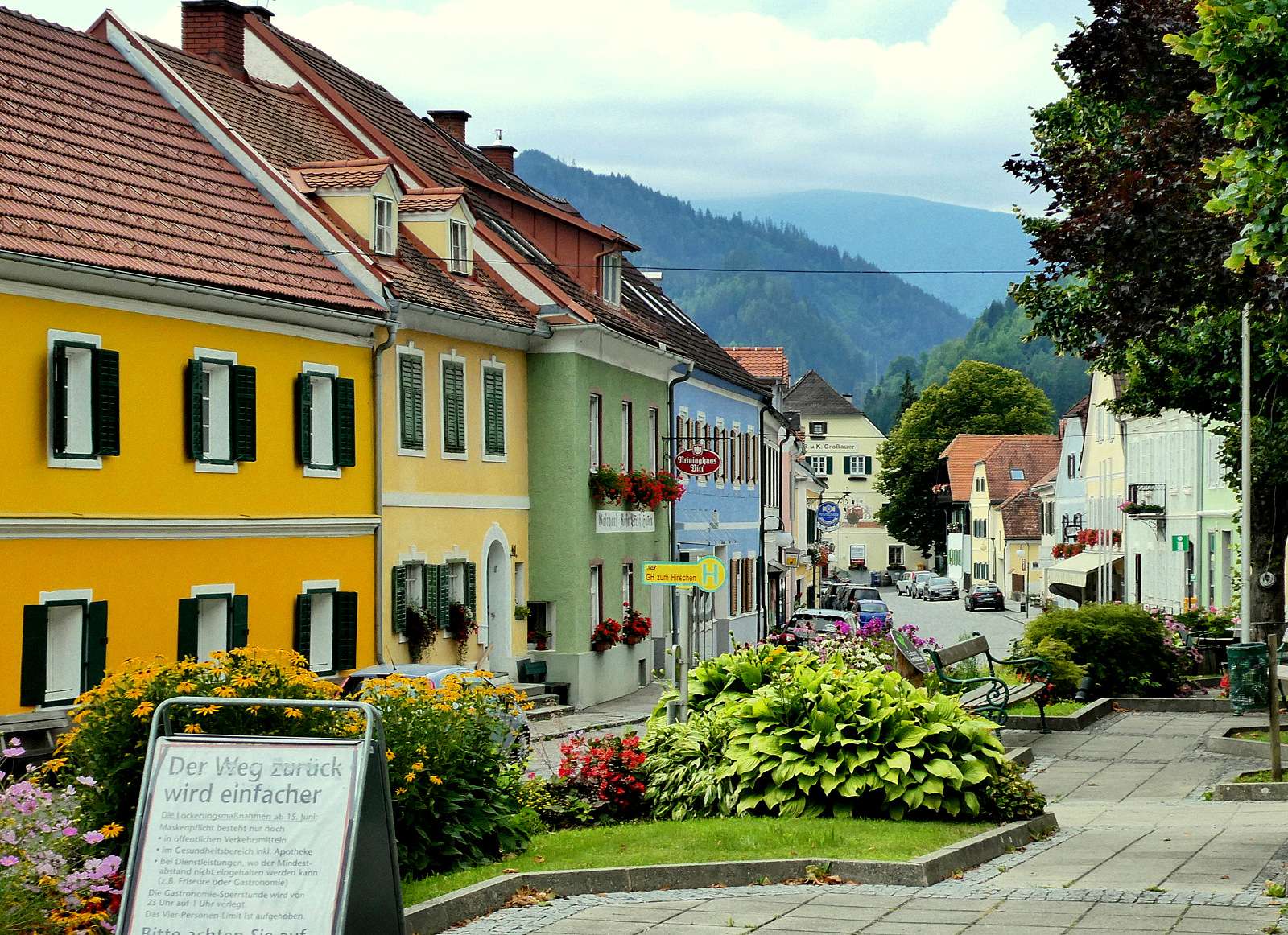 La piccola e pittoresca cittadina di Übelbach (Austria) puzzle online