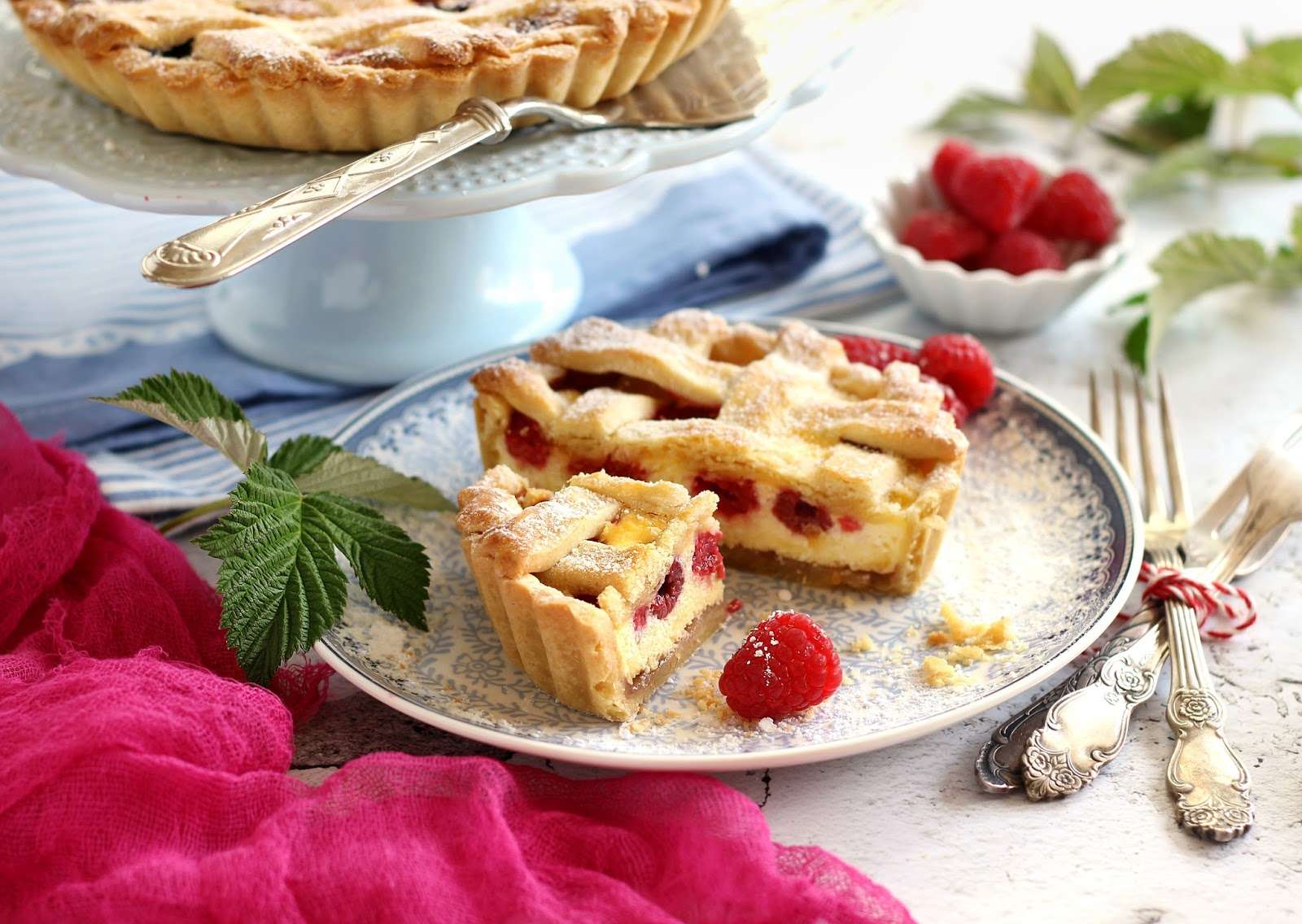 Cake with raspberries jigsaw puzzle online