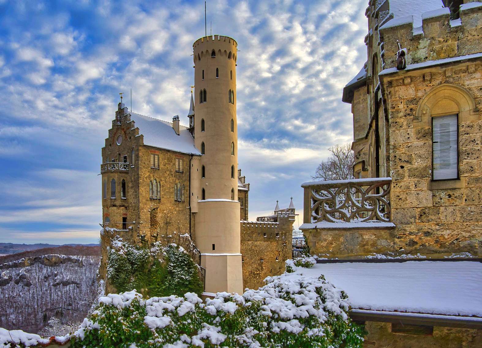 Башня замка Лихтенштейн пазл онлайн