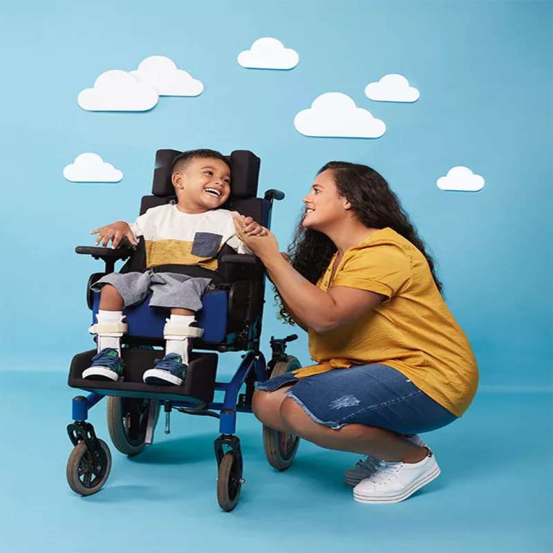 Честито дете в инвалидна количка онлайн пъзел