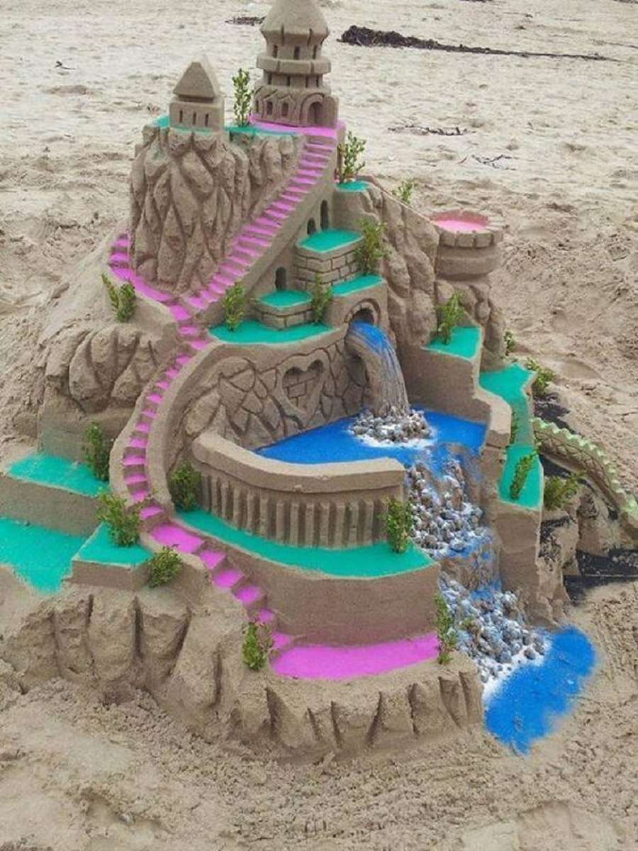 Κάστρο με άμμο. παζλ online