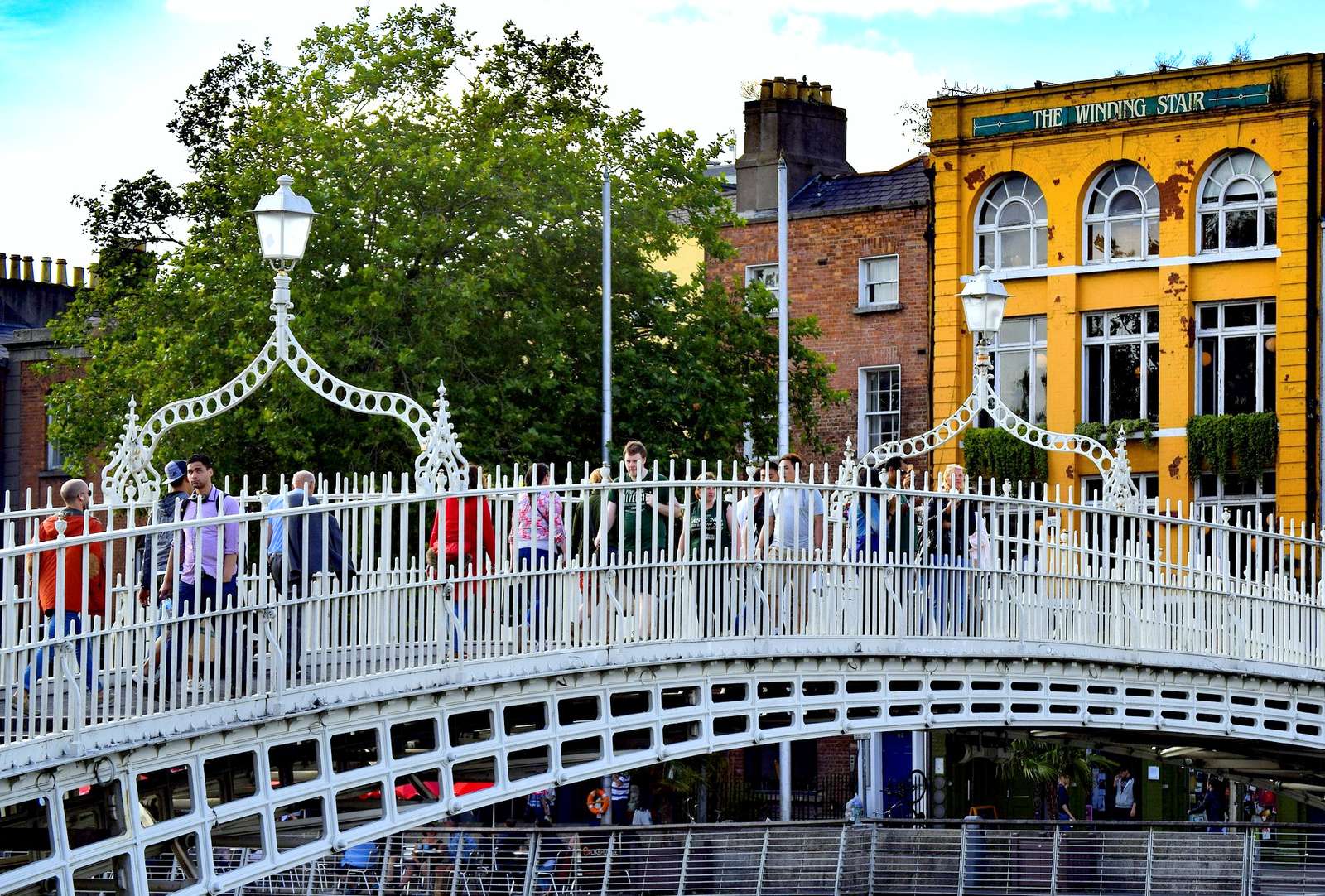Halfpenny Bridge v Dublinu skládačky online