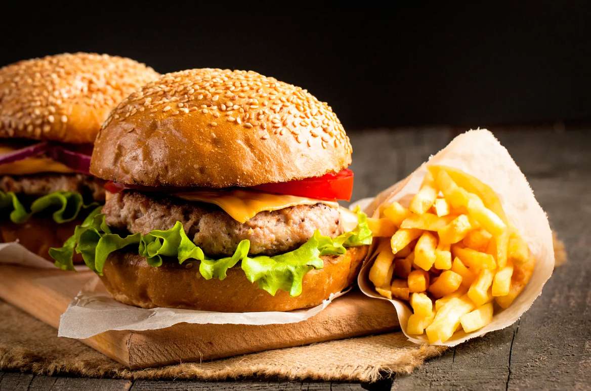 Hamburger und Pommes frites Online-Puzzle