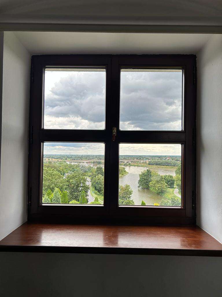 fenêtre dans le château de Sandomierz puzzle en ligne