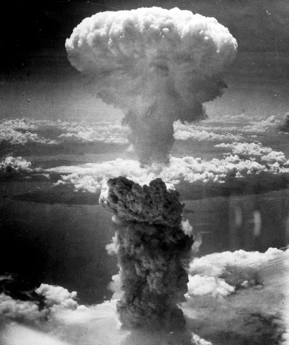 bombă atomică puzzle online