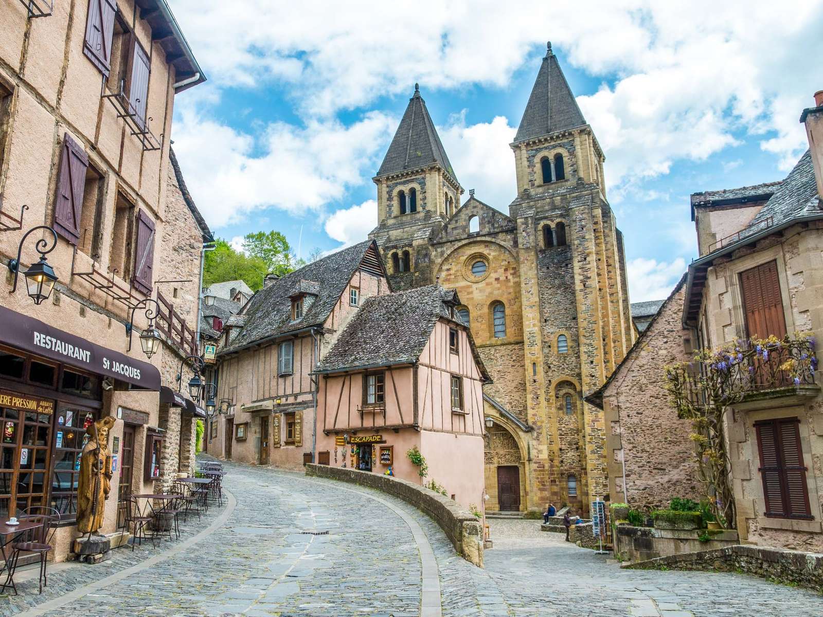 Conques Aveyron jigsaw puzzle online