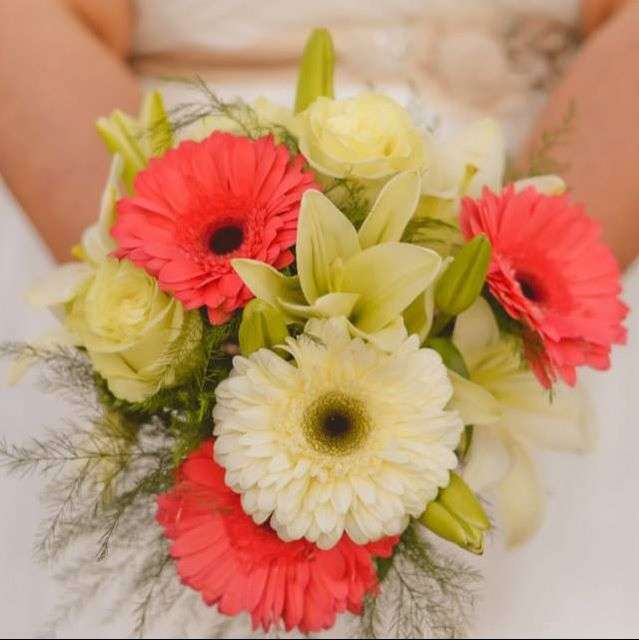 Bouquet with gerberas jigsaw puzzle online