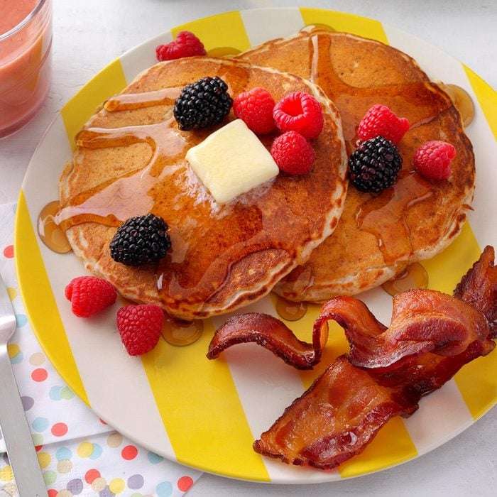 Frühstück mit Pfannkuchen und Speck Online-Puzzle