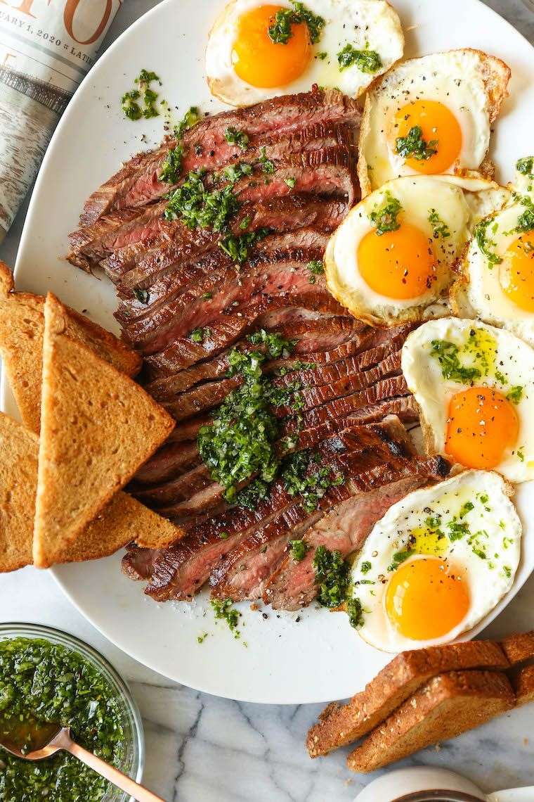 Filete y huevos para el desayuno rompecabezas en línea